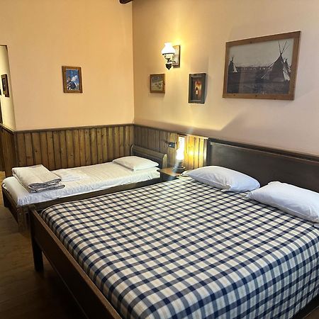 Cowboys Guest Ranch Hotel Voghera Ngoại thất bức ảnh
