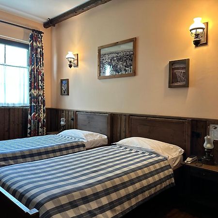 Cowboys Guest Ranch Hotel Voghera Ngoại thất bức ảnh