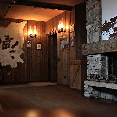 Cowboys Guest Ranch Hotel Voghera Ngoại thất bức ảnh