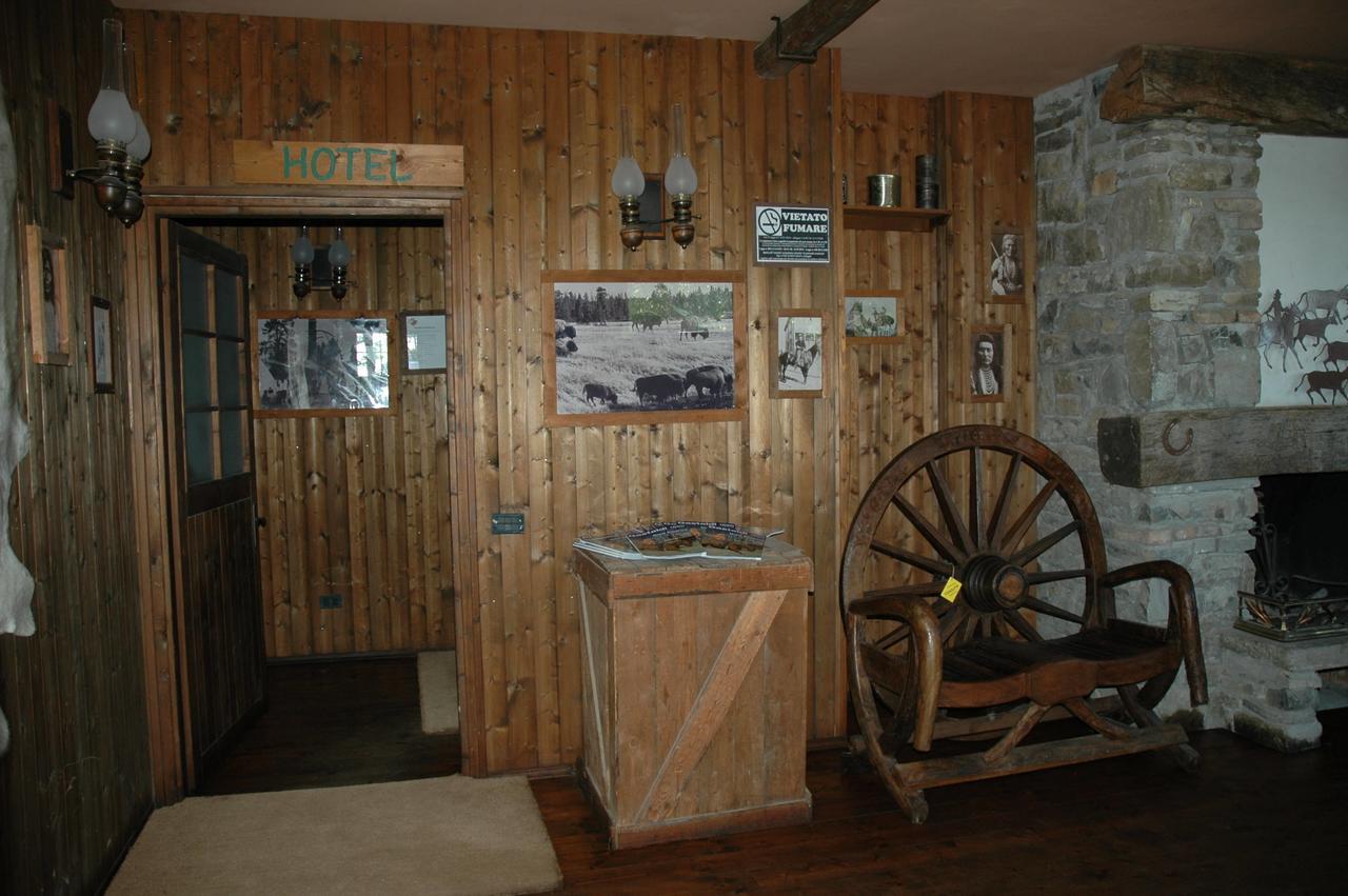 Cowboys Guest Ranch Hotel Voghera Ngoại thất bức ảnh