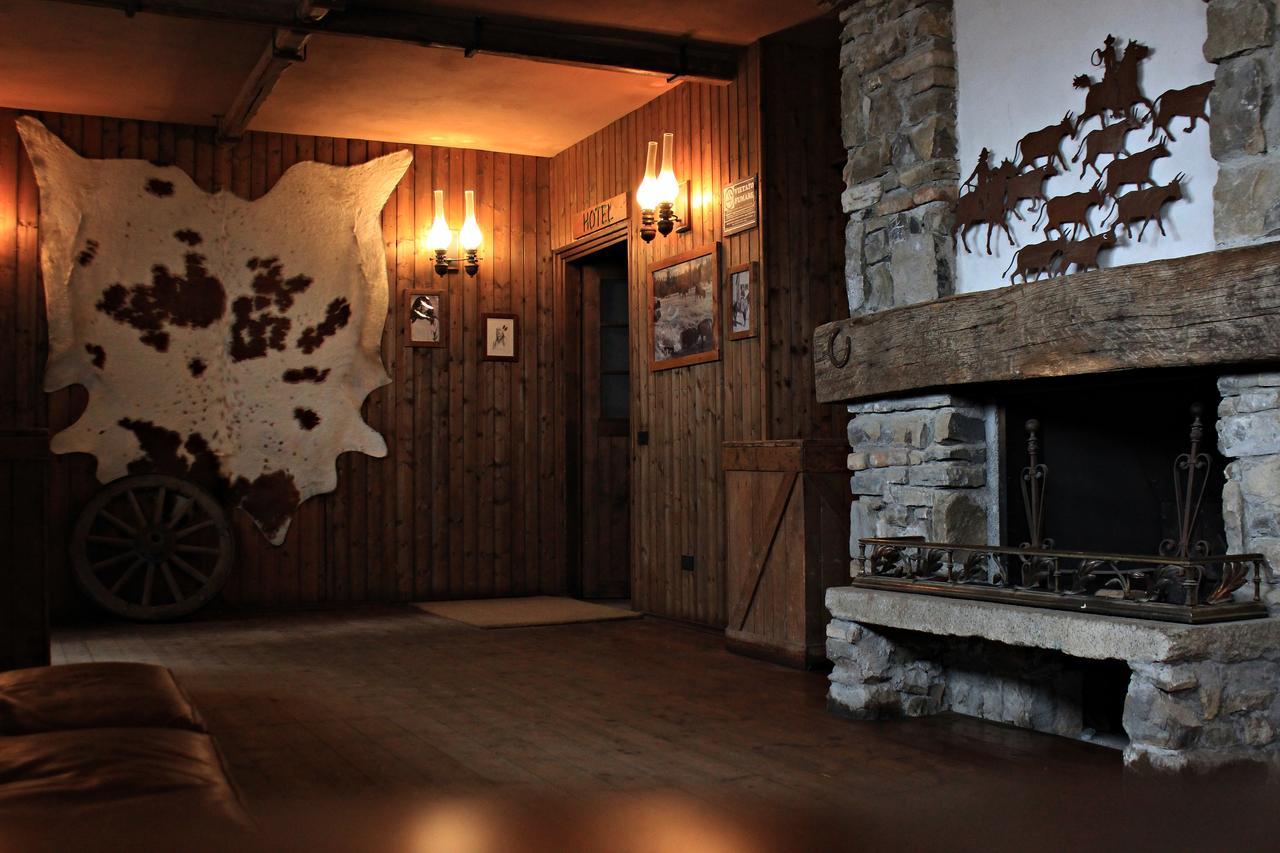 Cowboys Guest Ranch Hotel Voghera Ngoại thất bức ảnh